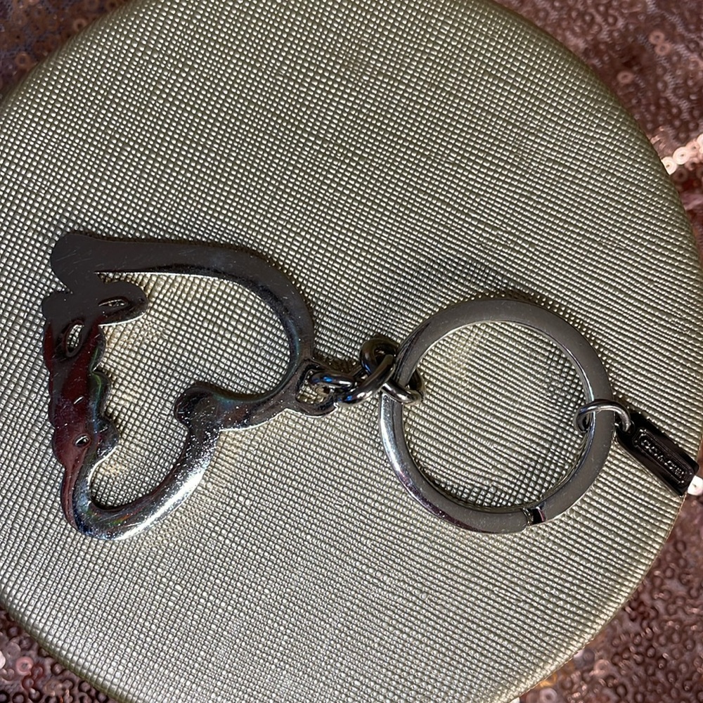Coach Heart Keychain - Picture 4 of 4